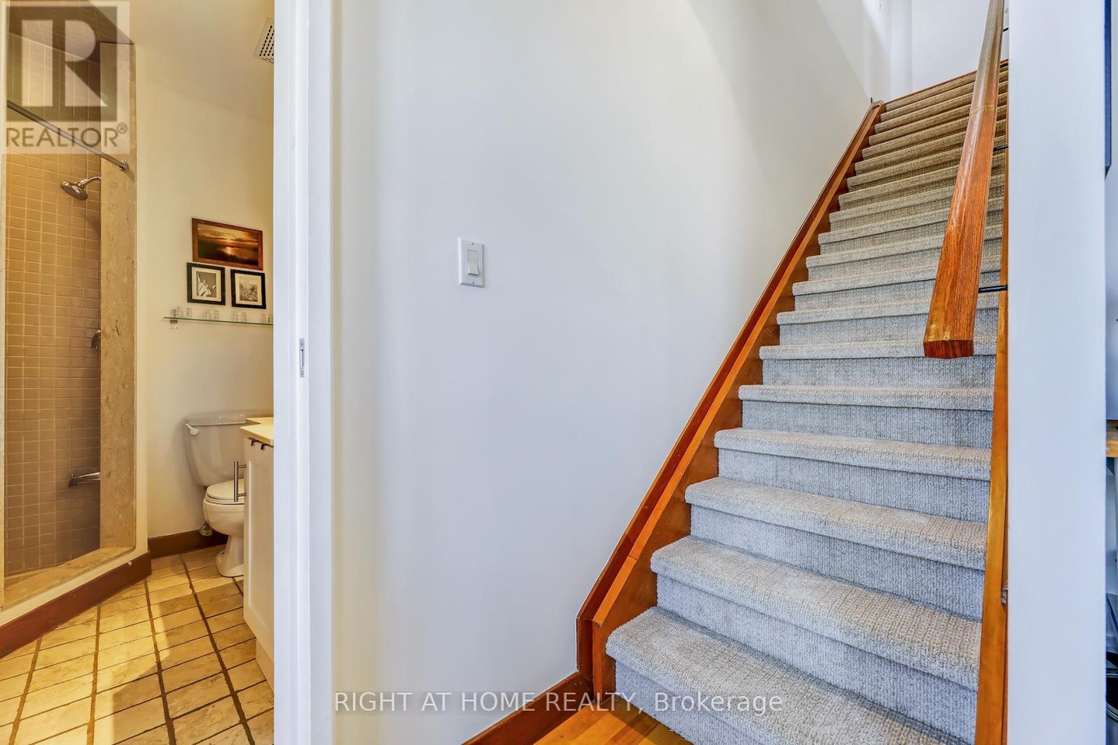 












504 - 1 ST JOHNS ROAD

,
Toronto (Junction Area),




Ontario
M6P1T7

