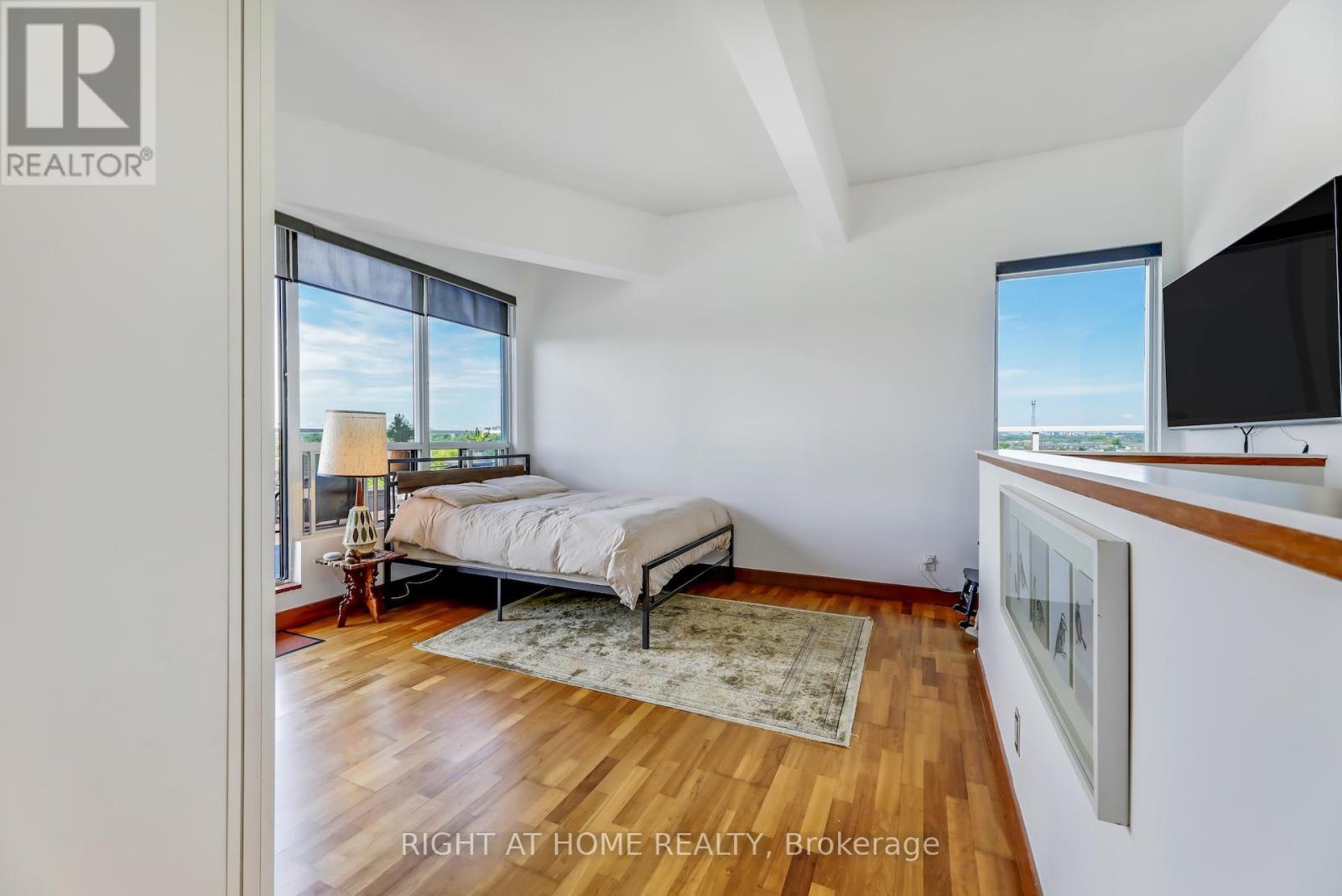 












504 - 1 ST JOHNS ROAD

,
Toronto (Junction Area),




Ontario
M6P1T7

