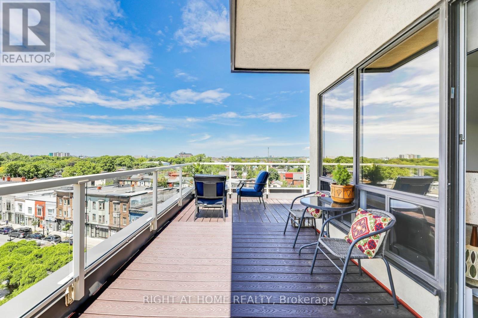 












504 - 1 ST JOHNS ROAD

,
Toronto (Junction Area),




Ontario
M6P1T7

