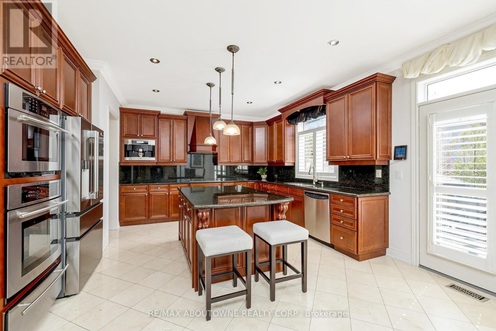 












3168 SADDLEWORTH CRESCENT

,
Oakville (BC Bronte Creek),




Ontario
L6M0A8

