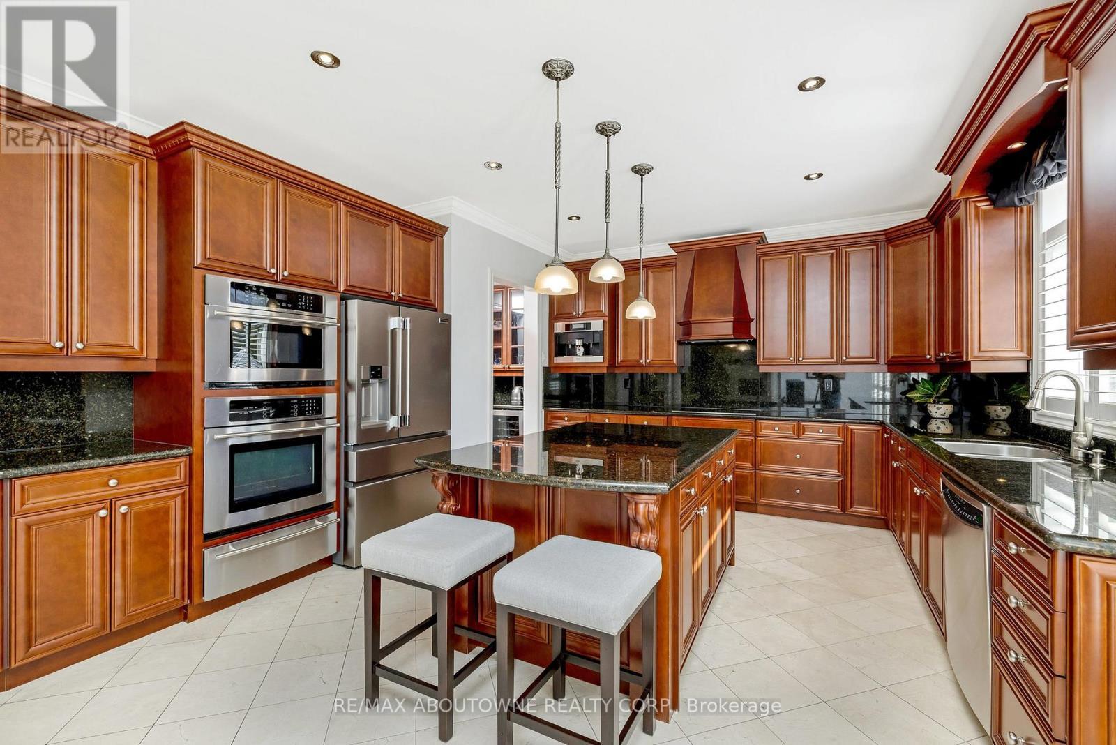 












3168 SADDLEWORTH CRESCENT

,
Oakville (BC Bronte Creek),




Ontario
L6M0A8

