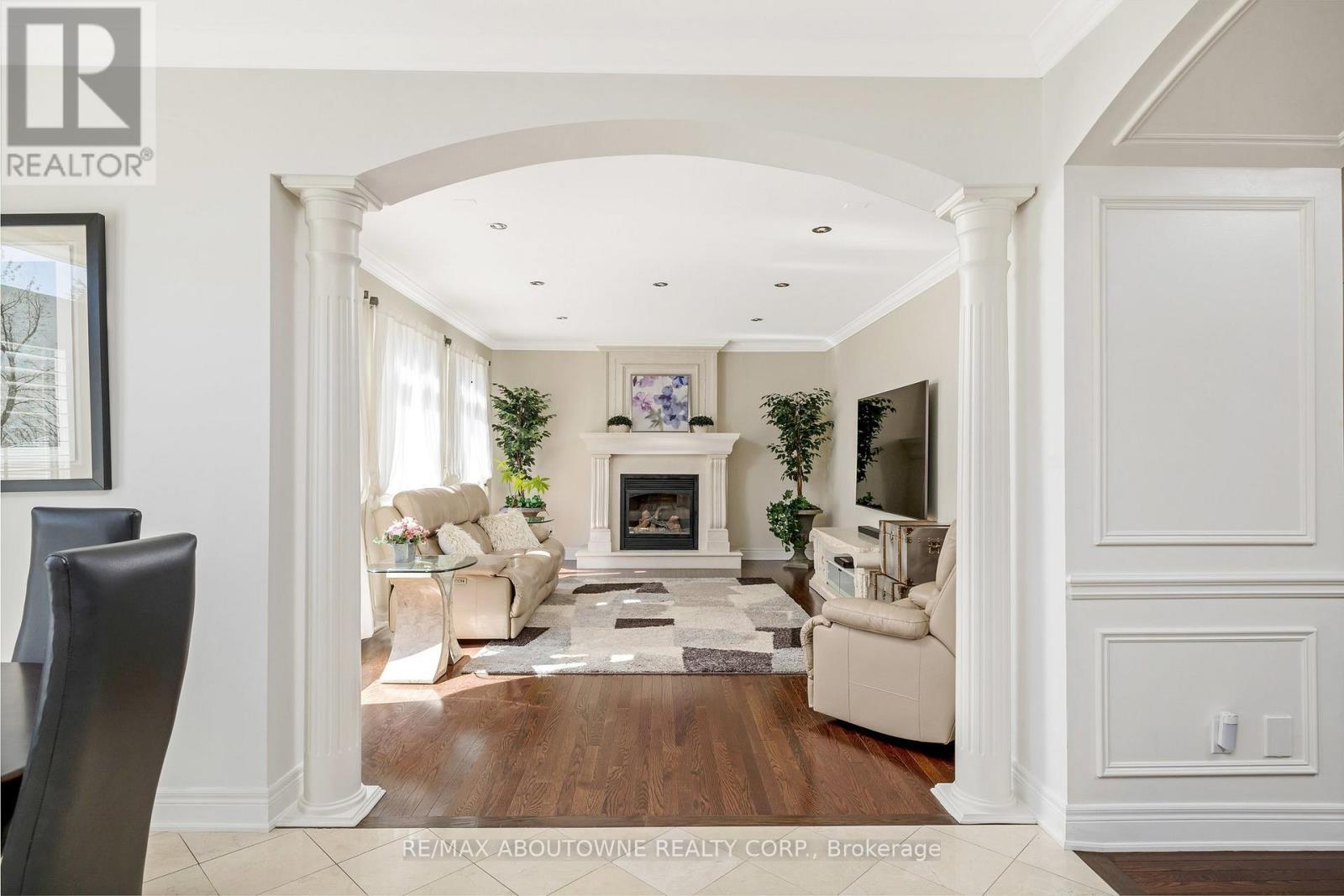












3168 SADDLEWORTH CRESCENT

,
Oakville (BC Bronte Creek),




Ontario
L6M0A8

