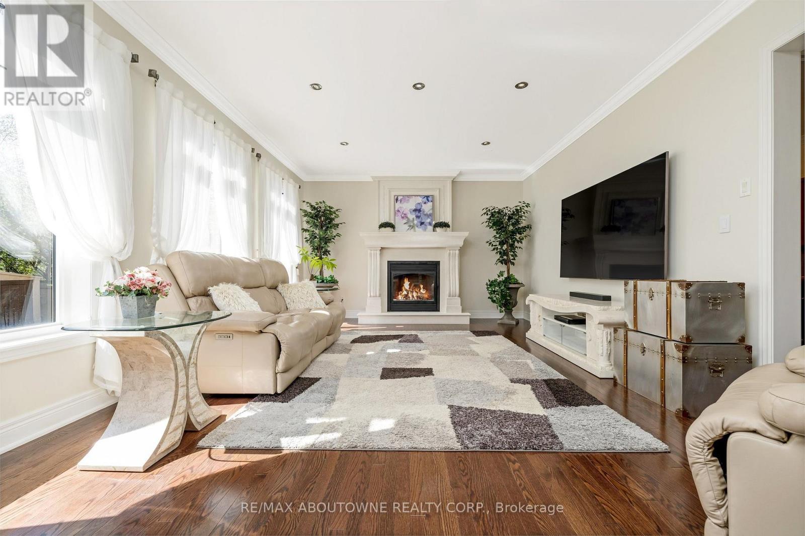 












3168 SADDLEWORTH CRESCENT

,
Oakville (BC Bronte Creek),




Ontario
L6M0A8

