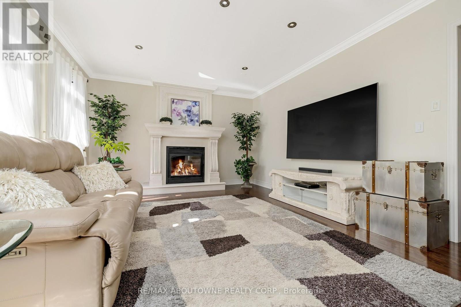 












3168 SADDLEWORTH CRESCENT

,
Oakville (BC Bronte Creek),




Ontario
L6M0A8

