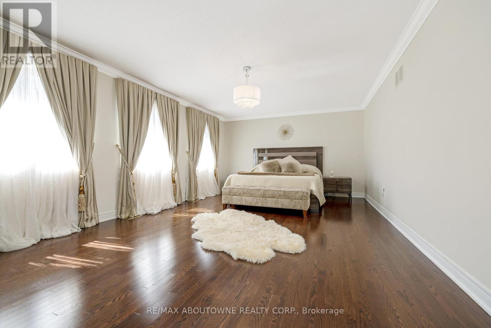 












3168 SADDLEWORTH CRESCENT

,
Oakville (BC Bronte Creek),




Ontario
L6M0A8

