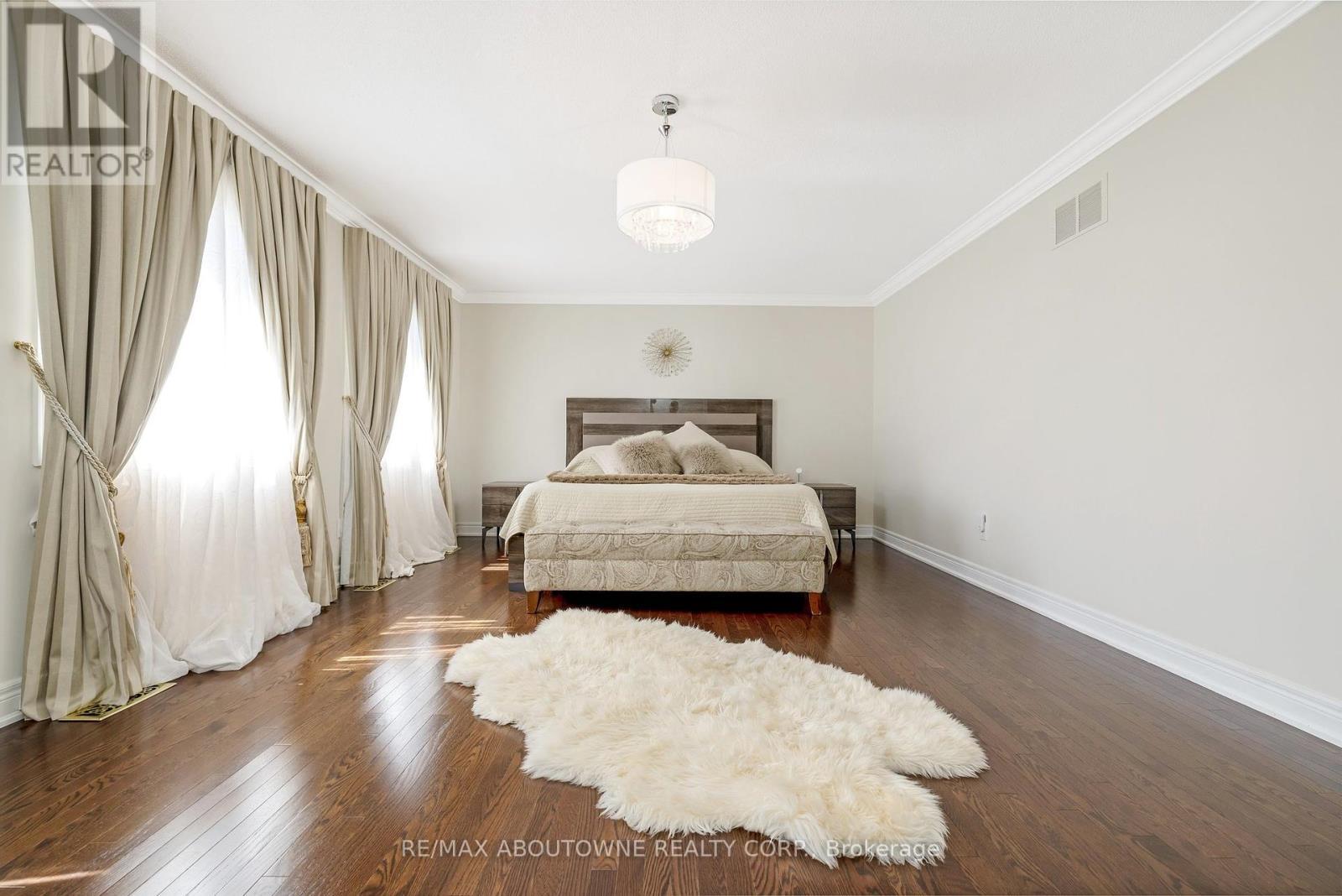 












3168 SADDLEWORTH CRESCENT

,
Oakville (BC Bronte Creek),




Ontario
L6M0A8

