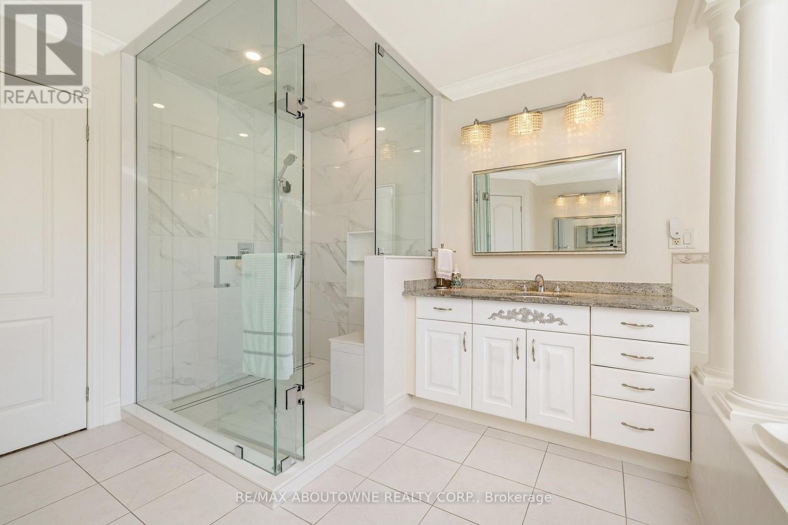 












3168 SADDLEWORTH CRESCENT

,
Oakville (BC Bronte Creek),




Ontario
L6M0A8


