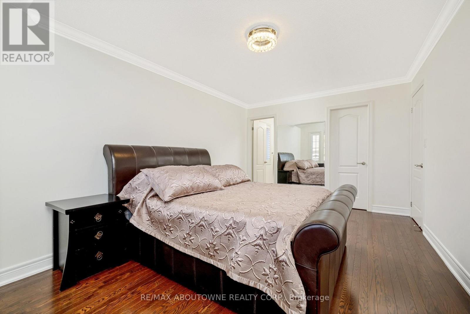 












3168 SADDLEWORTH CRESCENT

,
Oakville (BC Bronte Creek),




Ontario
L6M0A8


