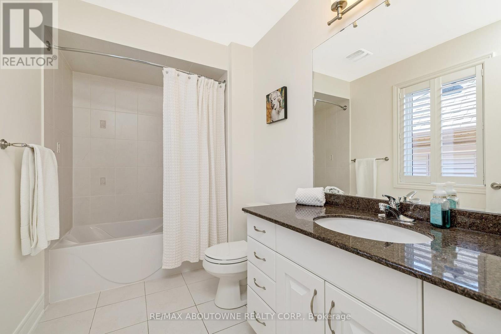












3168 SADDLEWORTH CRESCENT

,
Oakville (BC Bronte Creek),




Ontario
L6M0A8

