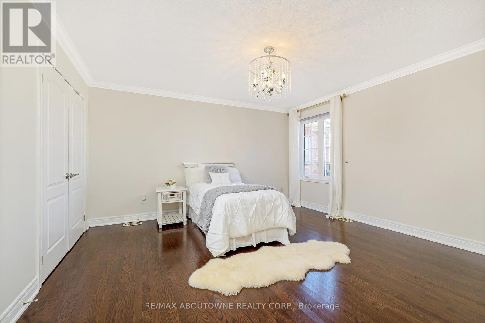 












3168 SADDLEWORTH CRESCENT

,
Oakville (BC Bronte Creek),




Ontario
L6M0A8

