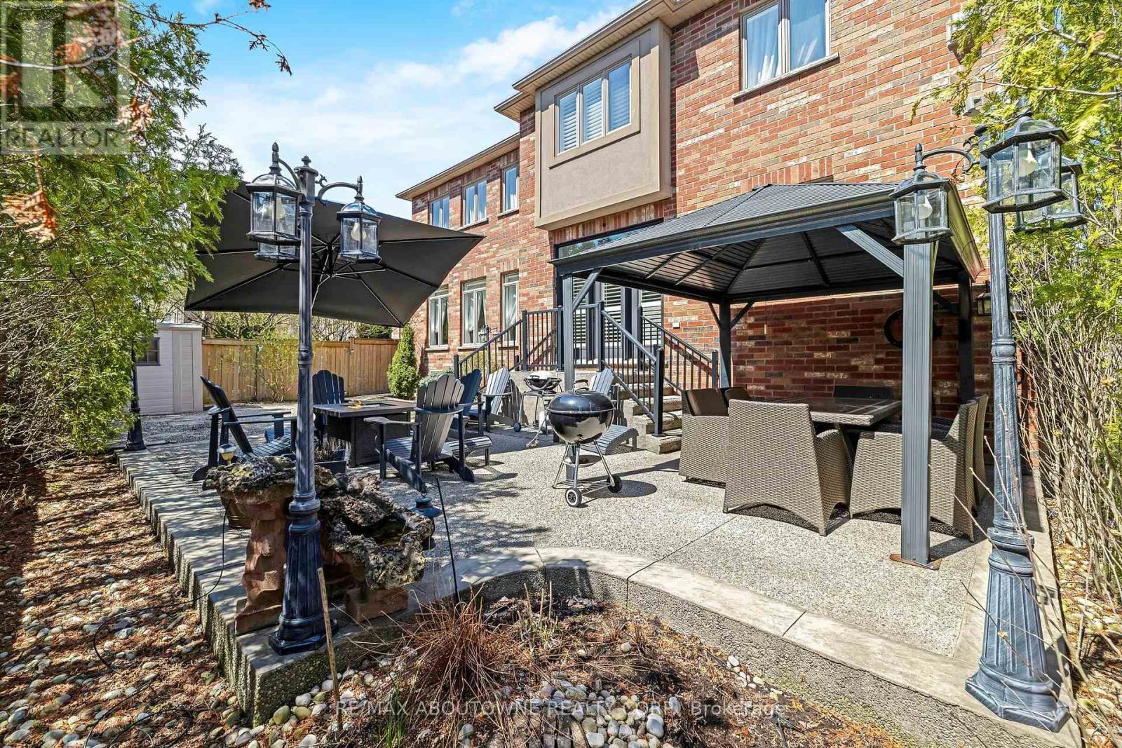 












3168 SADDLEWORTH CRESCENT

,
Oakville (BC Bronte Creek),




Ontario
L6M0A8

