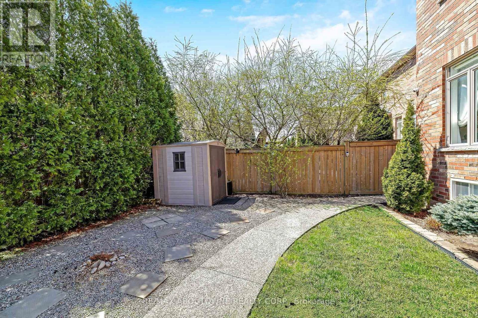 












3168 SADDLEWORTH CRESCENT

,
Oakville (BC Bronte Creek),




Ontario
L6M0A8


