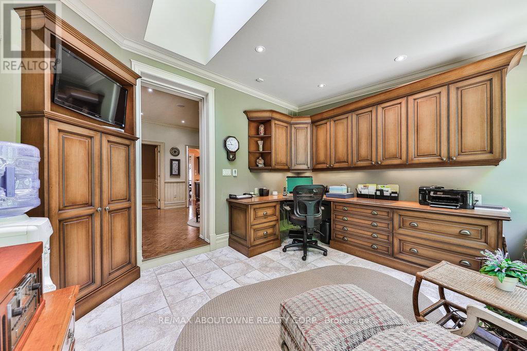 












3400 MILBUROUGH LINE

,
Burlington,




Ontario
L0R2H0

