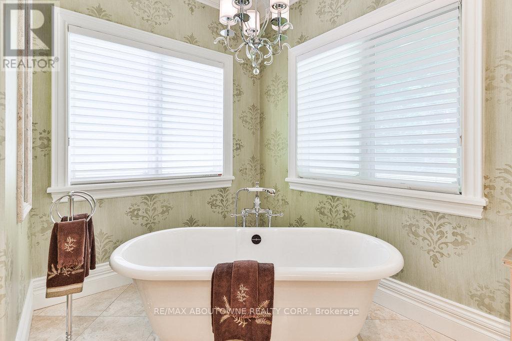 












3400 MILBUROUGH LINE

,
Burlington,




Ontario
L0R2H0

