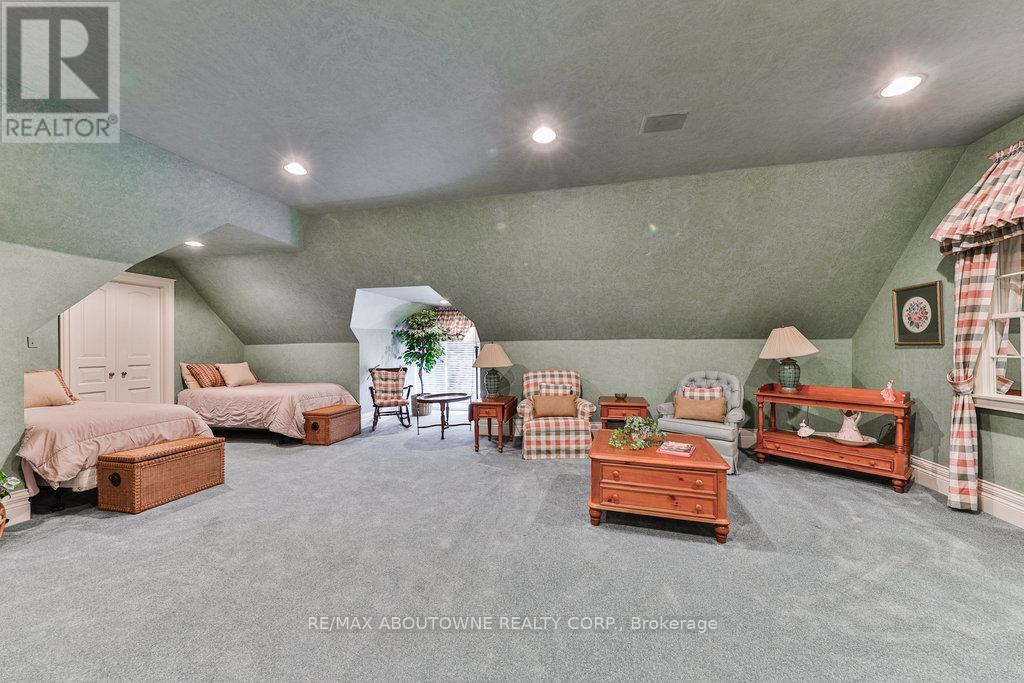 












3400 MILBUROUGH LINE

,
Burlington,




Ontario
L0R2H0

