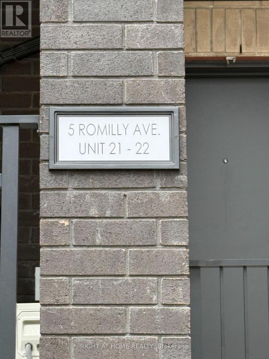 












22 - 5 ROMILLY AVENUE

,
Brampton (Northwest Brampton),




Ontario
L7A0A7

