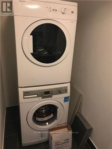












10 - 90 EASTWOOD PARK GARDENS

,
Toronto (Long Branch),




Ontario
M8W0B2

