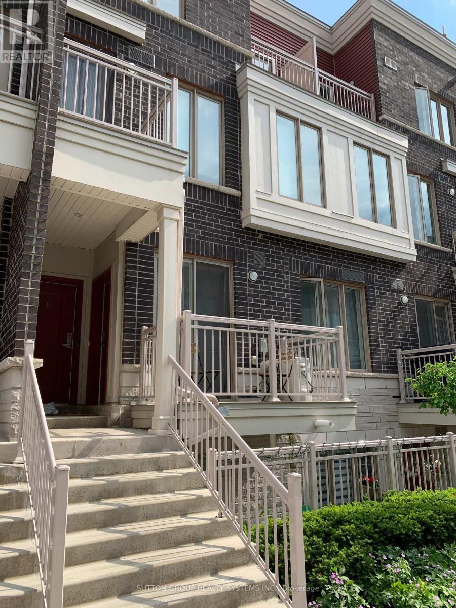 












10 - 90 EASTWOOD PARK GARDENS

,
Toronto (Long Branch),




Ontario
M8W0B2


