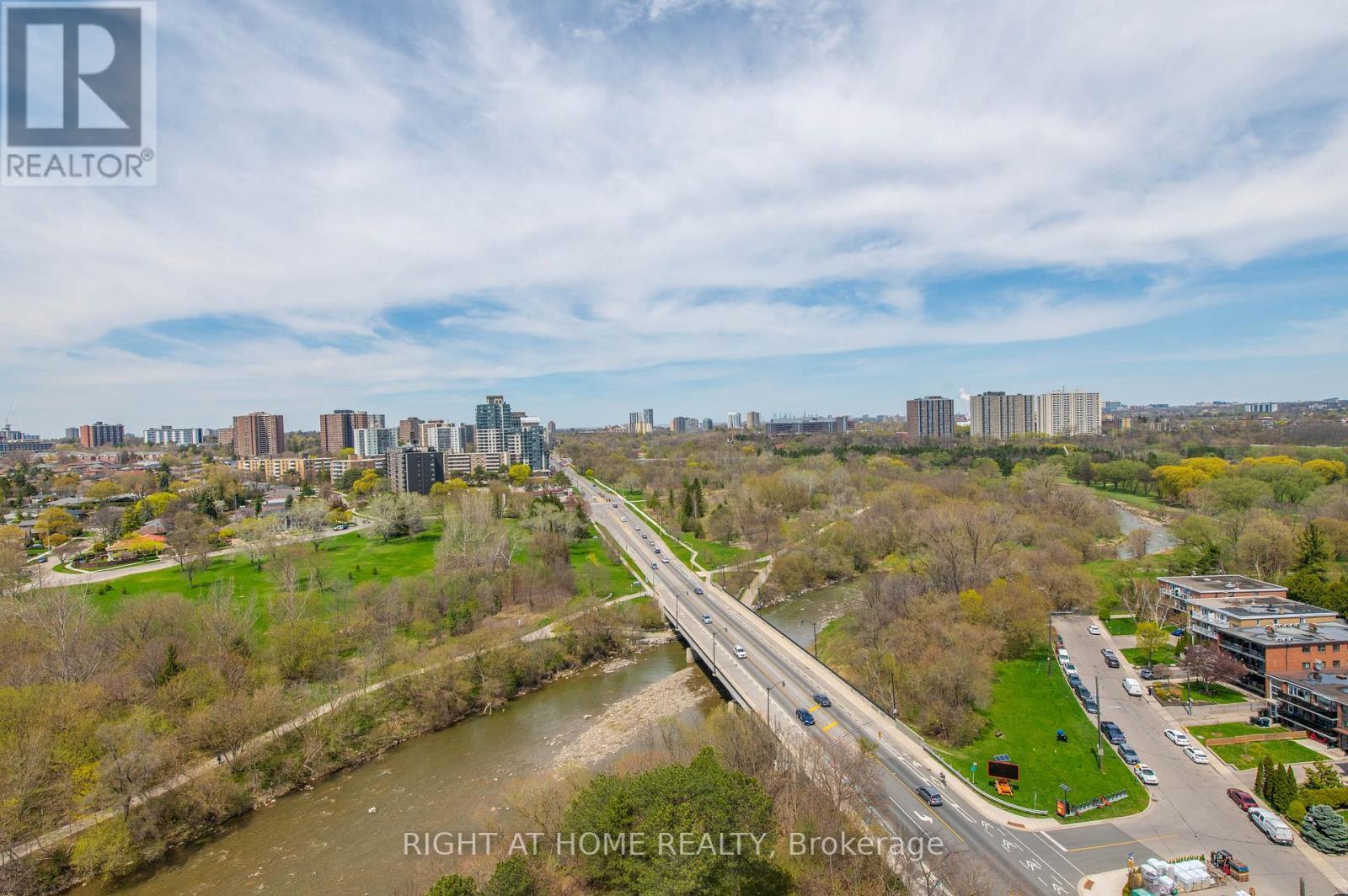 












1913 - 270 SCARLETT ROAD

,
Toronto (Rockcliffe-Smythe),




Ontario
M6N4X7


