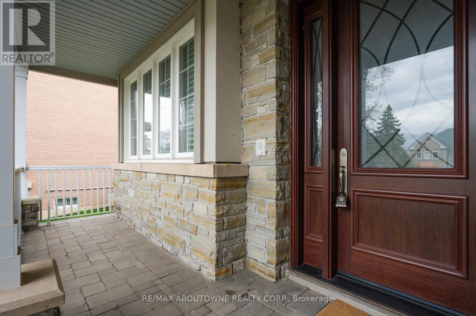 












5368 FOXMILL COURT

,
Mississauga (Central Erin Mills),




Ontario
L5M5B6

