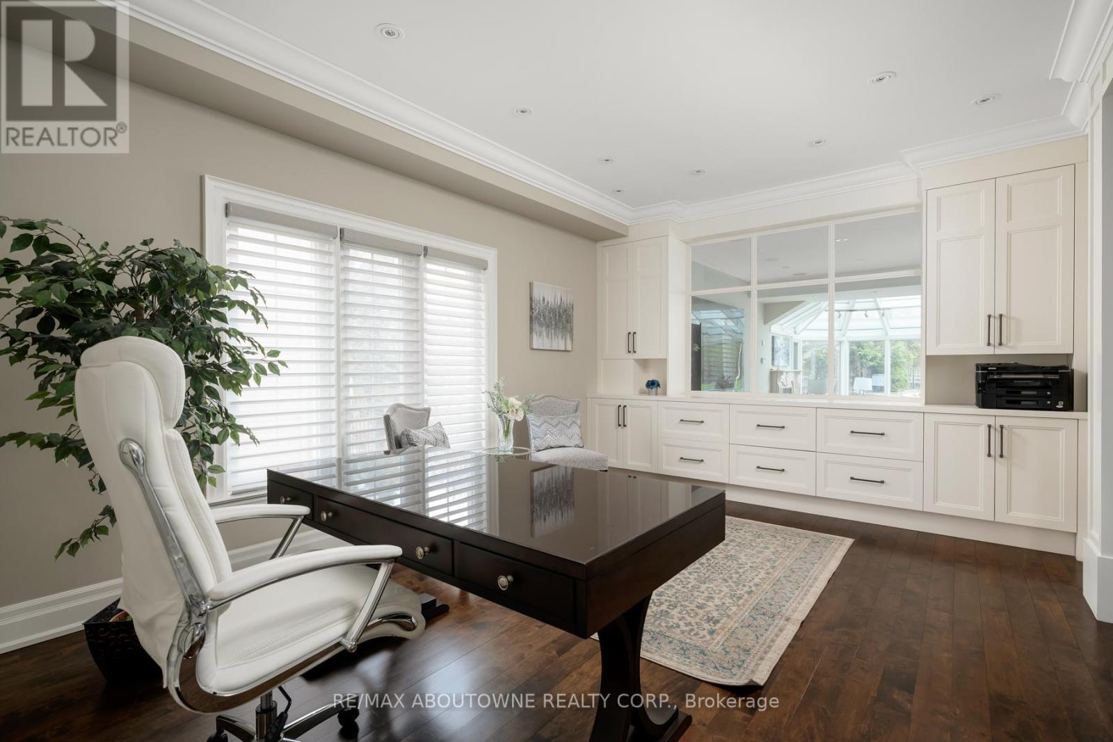 












5368 FOXMILL COURT

,
Mississauga (Central Erin Mills),




Ontario
L5M5B6

