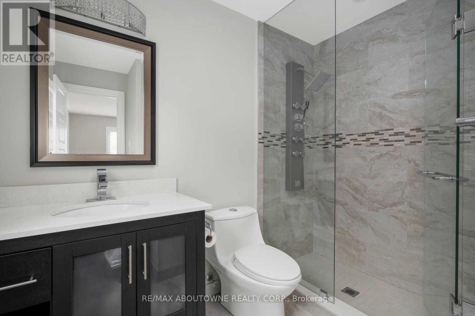 












5368 FOXMILL COURT

,
Mississauga (Central Erin Mills),




Ontario
L5M5B6

