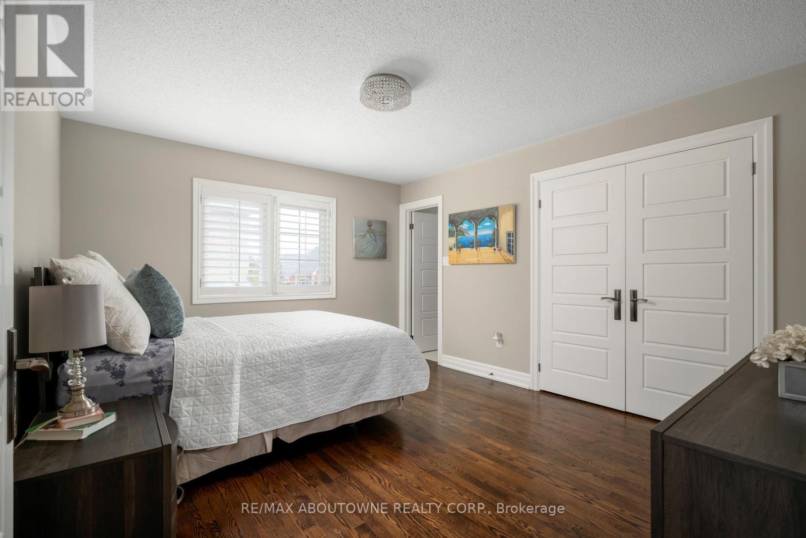 












5368 FOXMILL COURT

,
Mississauga (Central Erin Mills),




Ontario
L5M5B6

