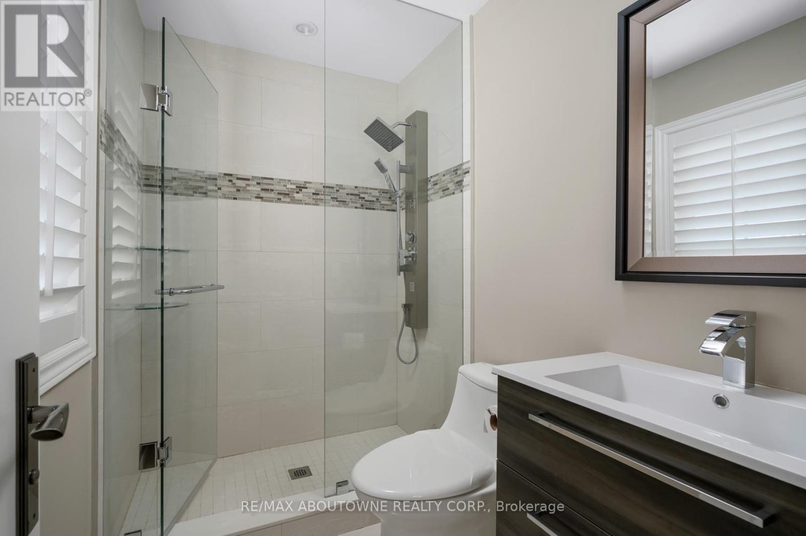 












5368 FOXMILL COURT

,
Mississauga (Central Erin Mills),




Ontario
L5M5B6

