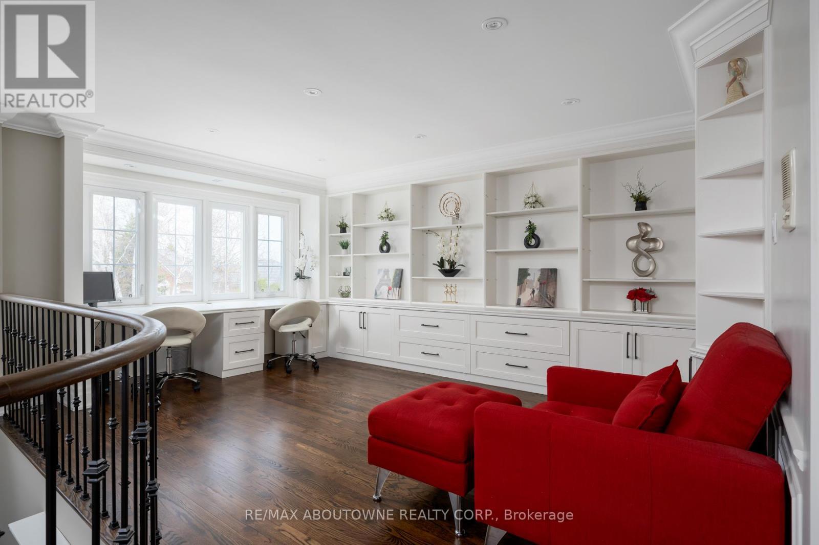 












5368 FOXMILL COURT

,
Mississauga (Central Erin Mills),




Ontario
L5M5B6

