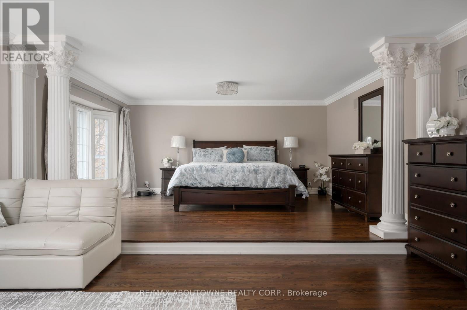 












5368 FOXMILL COURT

,
Mississauga (Central Erin Mills),




Ontario
L5M5B6

