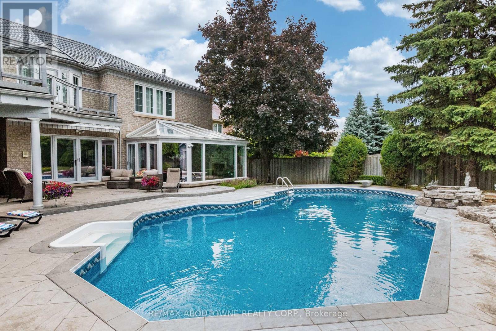 












5368 FOXMILL COURT

,
Mississauga (Central Erin Mills),




Ontario
L5M5B6

