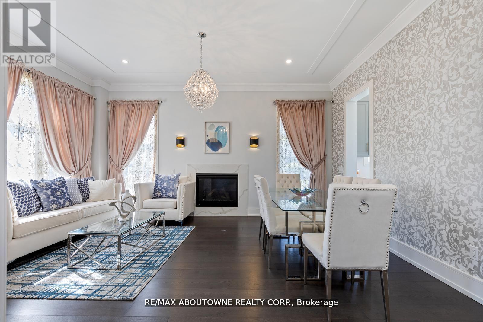 












265 WOODALE AVENUE

,
Oakville (WO West),




Ontario
L6K2N3

