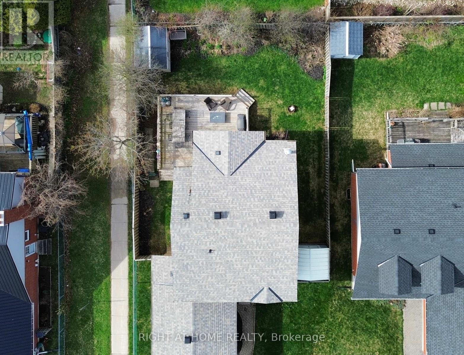 












11 PASSMORE AVENUE

,
Orangeville,




Ontario
L9W4E1

