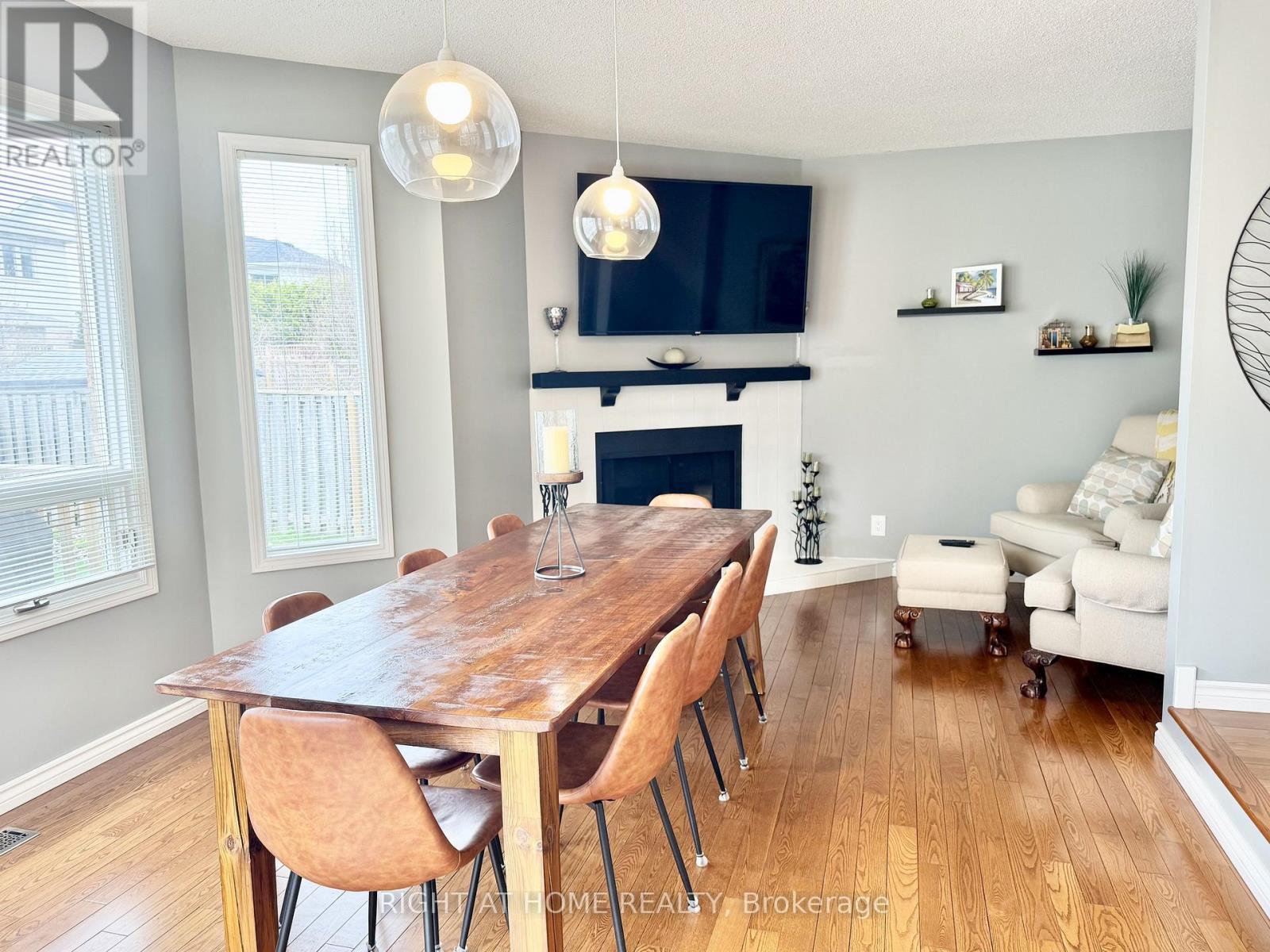 












11 PASSMORE AVENUE

,
Orangeville,




Ontario
L9W4E1

