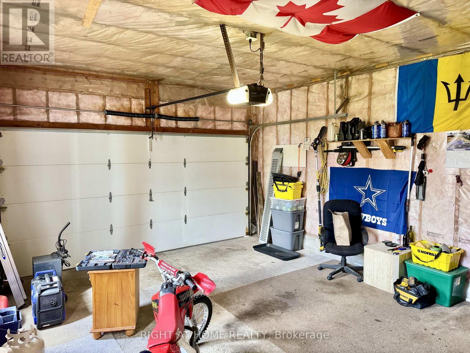 












11 PASSMORE AVENUE

,
Orangeville,




Ontario
L9W4E1


