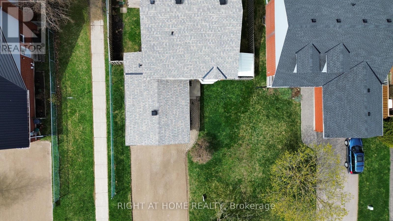 












11 PASSMORE AVENUE

,
Orangeville,




Ontario
L9W4E1

