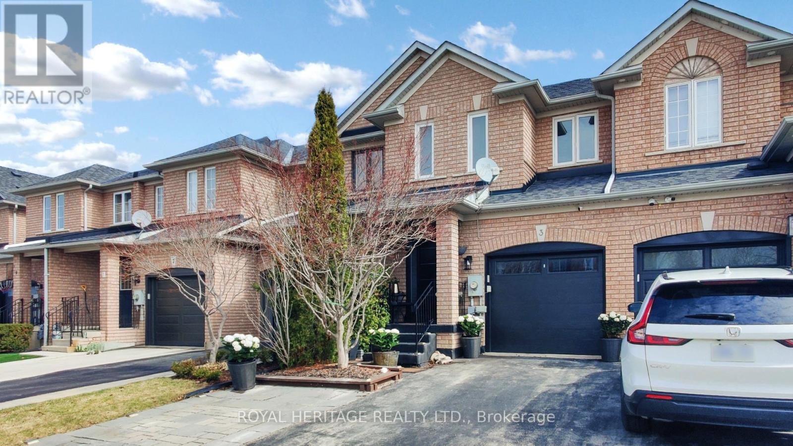 












3 FRANK JOHNSTON ROAD

,
Caledon (Bolton West),




Ontario
L7E2L4

