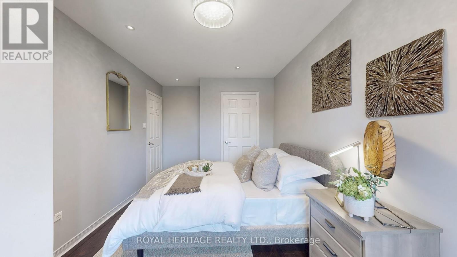 












3 FRANK JOHNSTON ROAD

,
Caledon (Bolton West),




Ontario
L7E2L4

