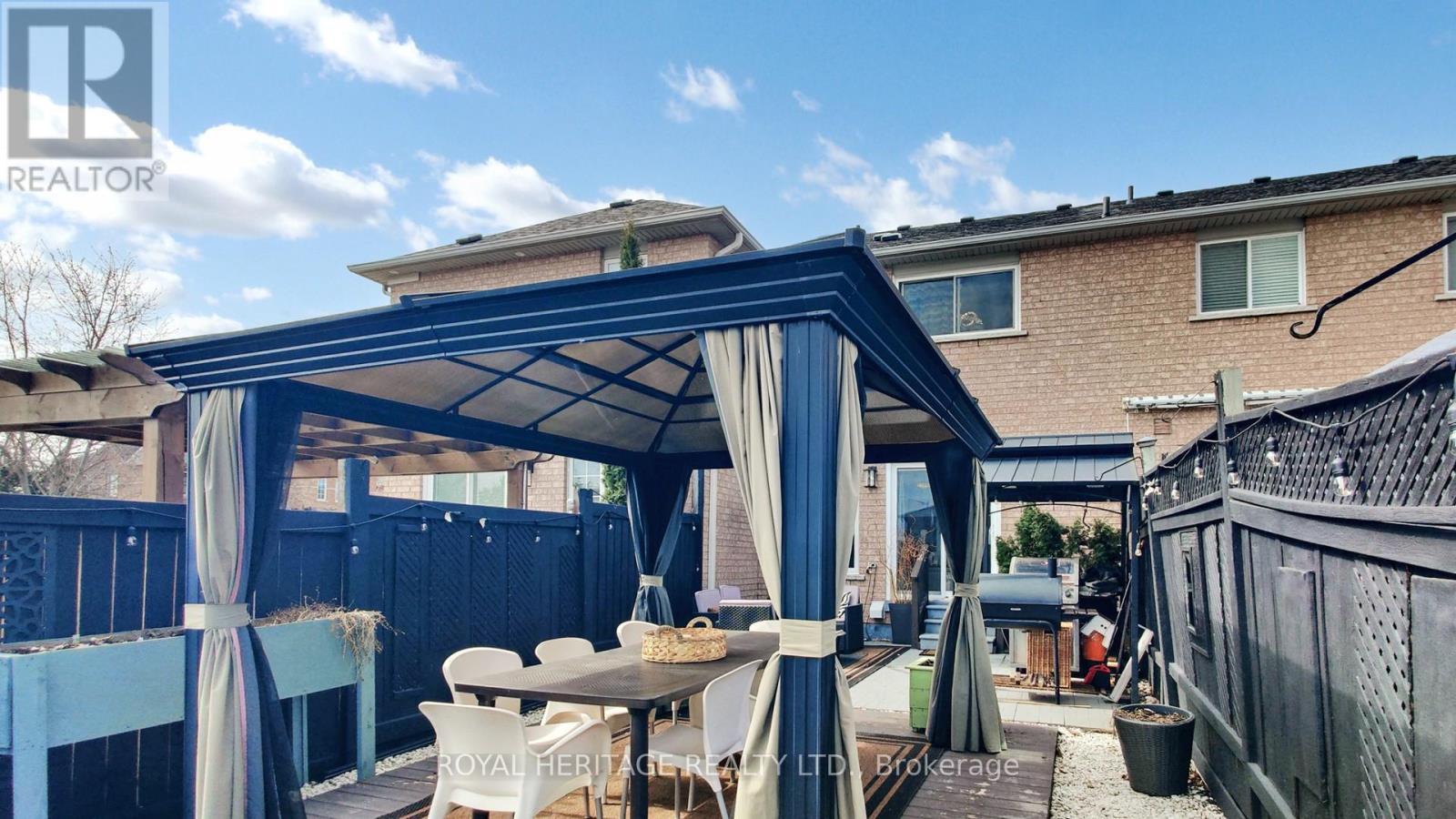 












3 FRANK JOHNSTON ROAD

,
Caledon (Bolton West),




Ontario
L7E2L4

