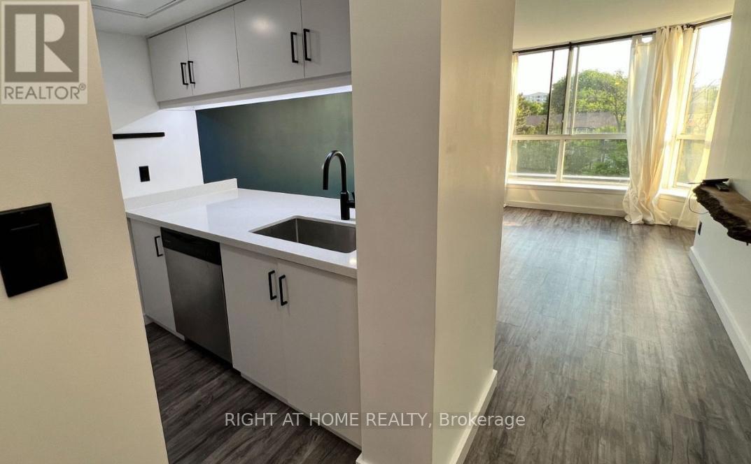 












209 - 880 DUNDAS STREET W

,
Mississauga (Erindale),




Ontario
L5C4H3


