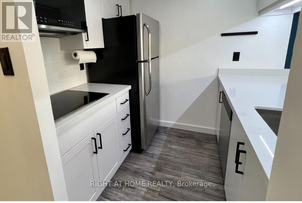 












209 - 880 DUNDAS STREET W

,
Mississauga (Erindale),




Ontario
L5C4H3

