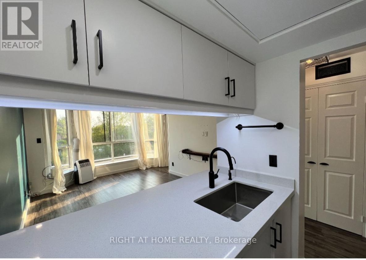 












209 - 880 DUNDAS STREET W

,
Mississauga (Erindale),




Ontario
L5C4H3

