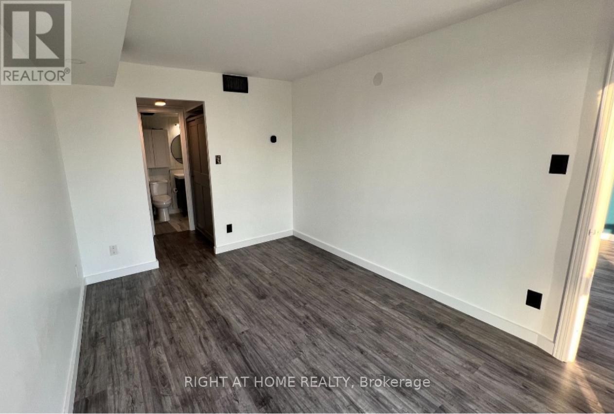 












209 - 880 DUNDAS STREET W

,
Mississauga (Erindale),




Ontario
L5C4H3

