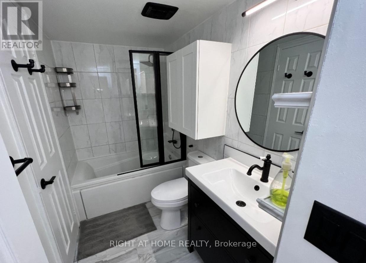 












209 - 880 DUNDAS STREET W

,
Mississauga (Erindale),




Ontario
L5C4H3

