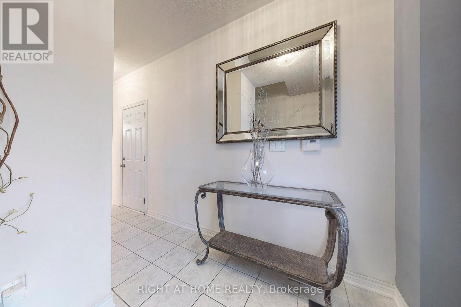 












774 SUGDEN TERRACE

,
Milton (WI Willmott),




Ontario
L9T8K3

