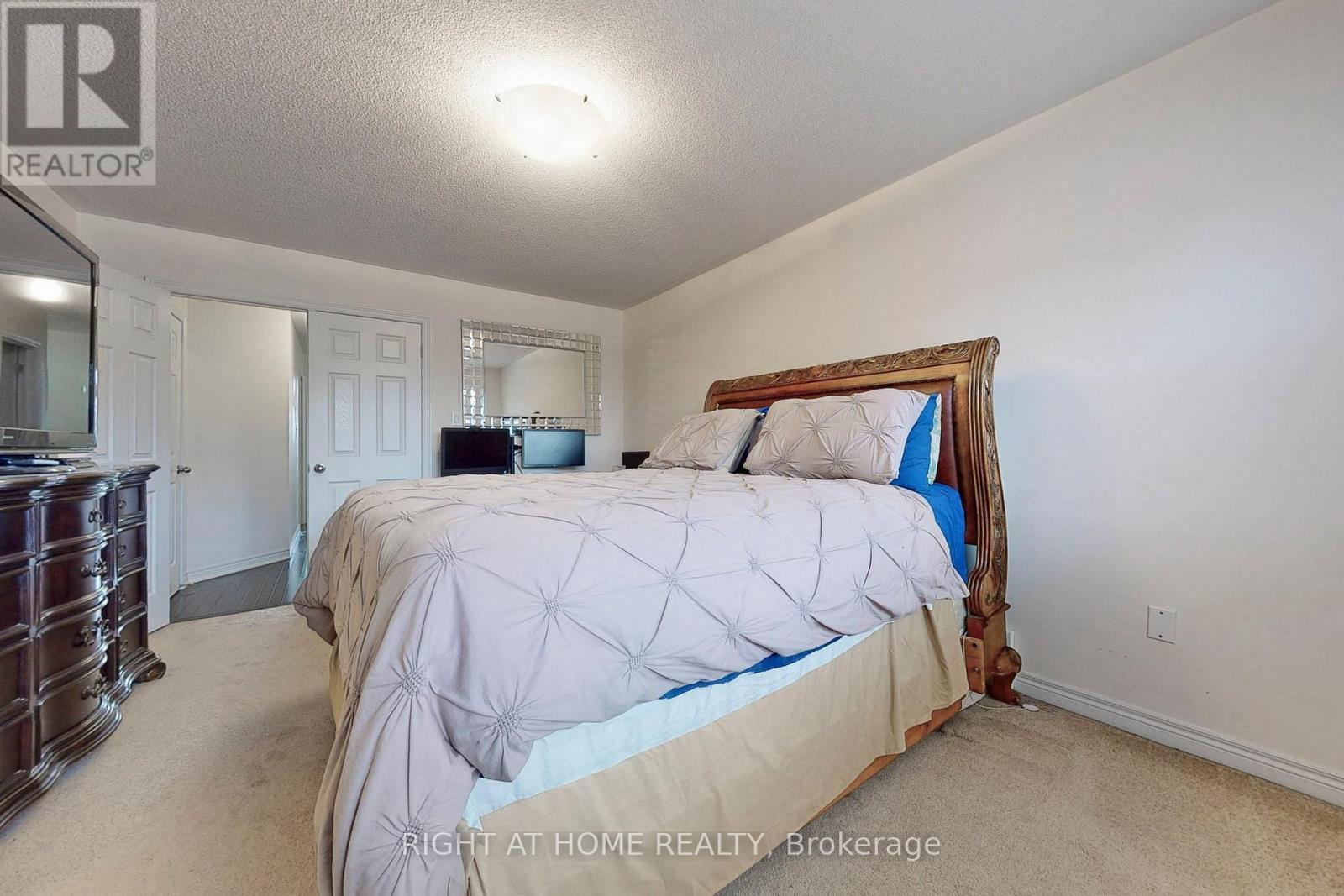 












774 SUGDEN TERRACE

,
Milton (WI Willmott),




Ontario
L9T8K3

