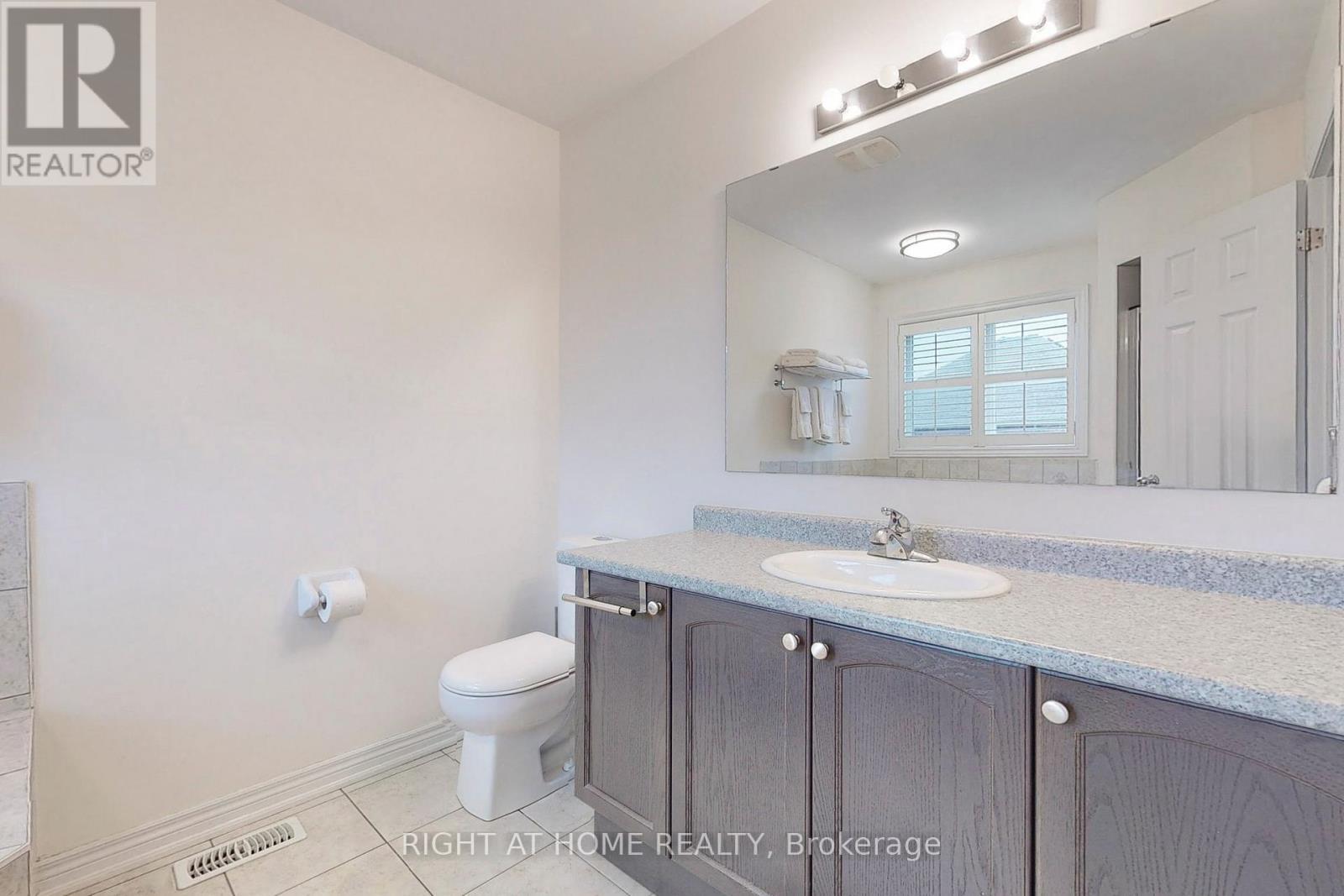 












774 SUGDEN TERRACE

,
Milton (WI Willmott),




Ontario
L9T8K3

