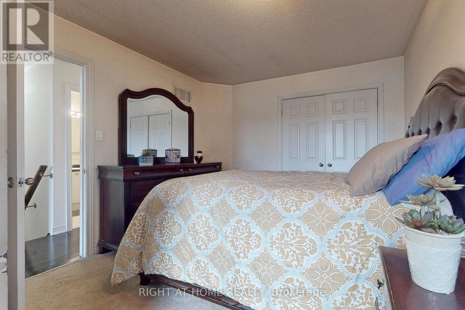 












774 SUGDEN TERRACE

,
Milton (WI Willmott),




Ontario
L9T8K3

