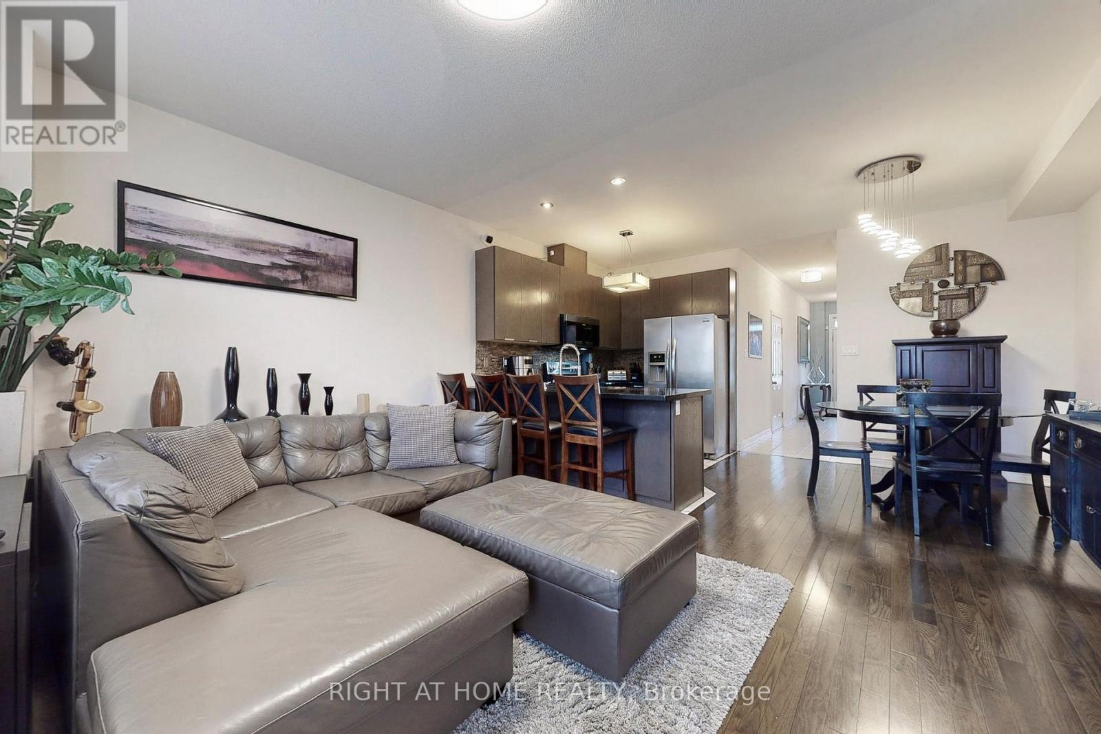 












774 SUGDEN TERRACE

,
Milton (WI Willmott),




Ontario
L9T8K3

