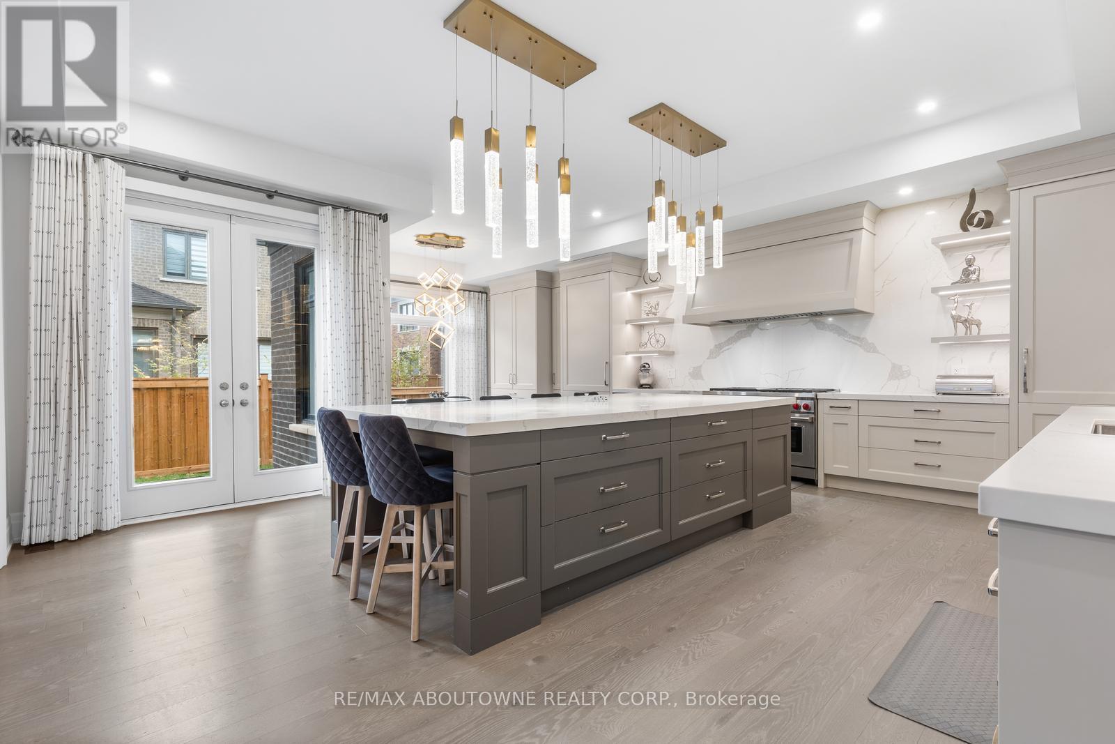 












1217 IRONBRIDGE ROAD

,
Oakville (GA Glen Abbey),




Ontario
L6M5M5

